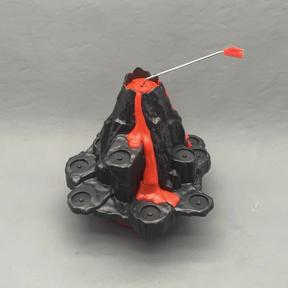 Epoch Games Jurassic World Shaky‎ Volcano Tabletop Game with 7 Dinosaur Figures